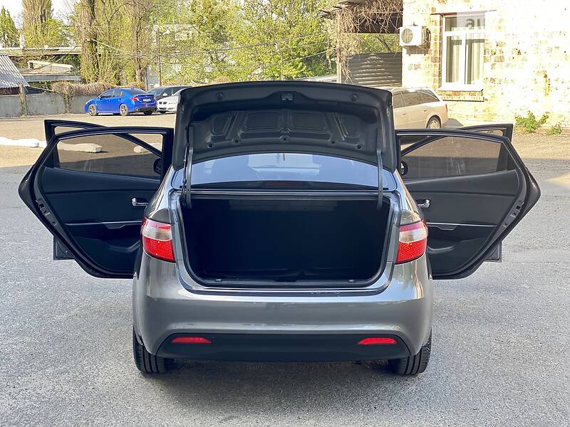 Седан Kia Rio 2011 в Києві