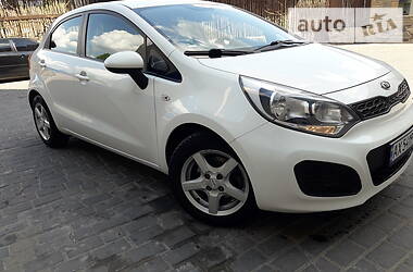 Хетчбек Kia Rio 2012 в 