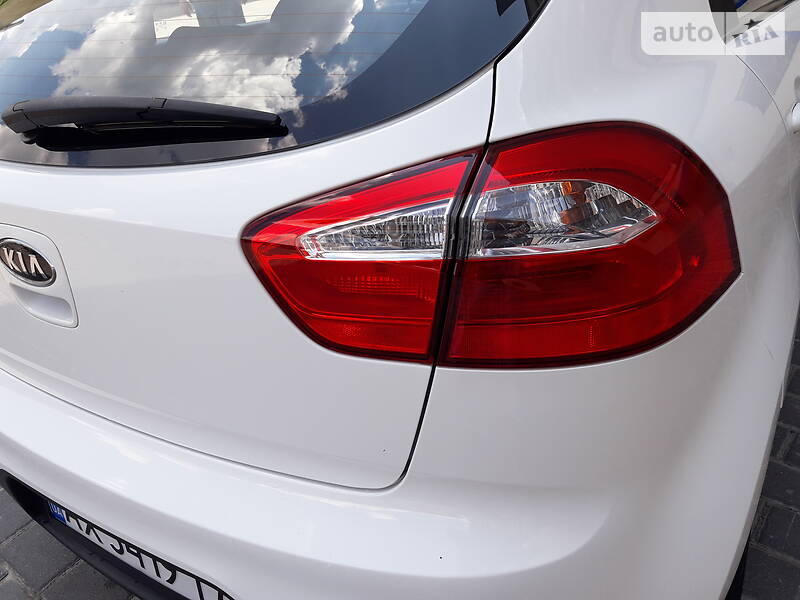 Хэтчбек Kia Rio 2012 в Харькове