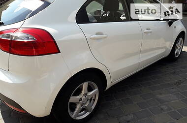 Хетчбек Kia Rio 2012 в 