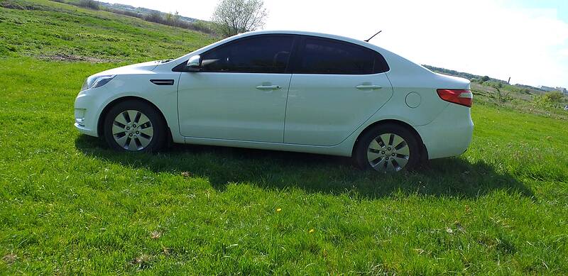 Седан Kia Rio 2014 в Луцьку
