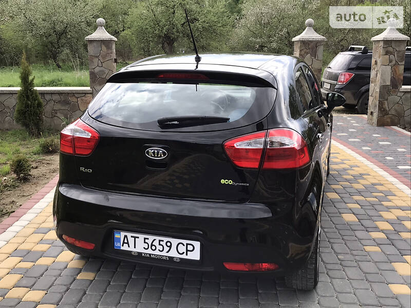 Хетчбек Kia Rio 2012 в Івано-Франківську