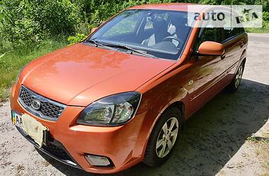 Хэтчбек Kia Rio 2011 в Киеве