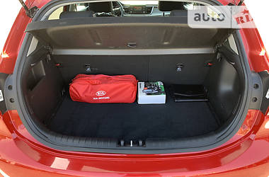 Хэтчбек Kia Rio 2017 в 