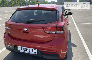 Хэтчбек Kia Rio 2017 в 
