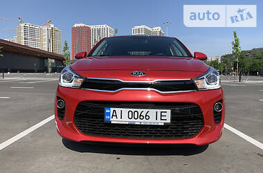Хэтчбек Kia Rio 2017 в 