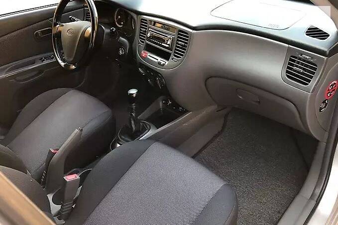 Хетчбек Kia Rio 2006 в Рубіжному