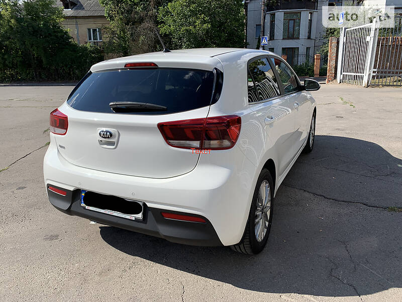 Хэтчбек Kia Rio 2017 в Виннице