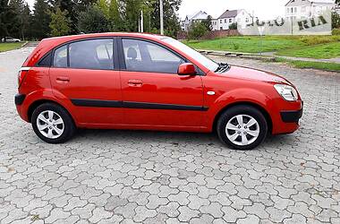 Хетчбек Kia Rio 2008 в 