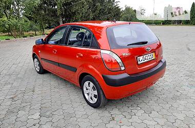 Хетчбек Kia Rio 2008 в 
