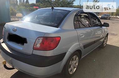 Седан Kia Rio 2006 в Киеве