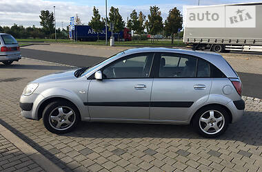 Хэтчбек Kia Rio 2010 в Виннице