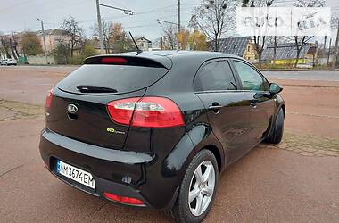 Хэтчбек Kia Rio 2014 в Житомире