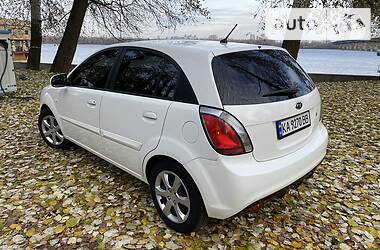 Хэтчбек Kia Rio 2011 в Киеве