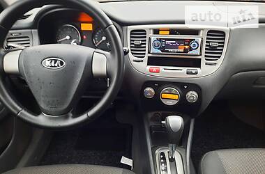 Хэтчбек Kia Rio 2008 в Полтаве