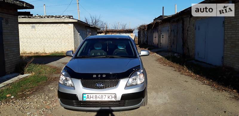 Седан Kia Rio 2009 в Бахмуте