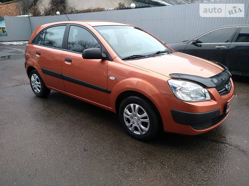 Хэтчбек Kia Rio 2010 в Житомире