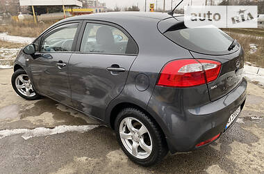 Хэтчбек Kia Rio 2012 в Харькове