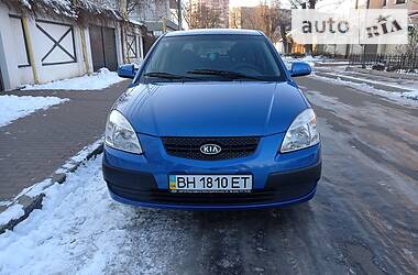 Хэтчбек Kia Rio 2008 в Одессе