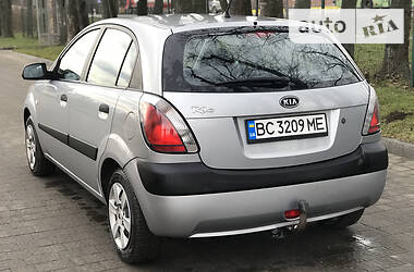 Хэтчбек Kia Rio 2005 в Стрые