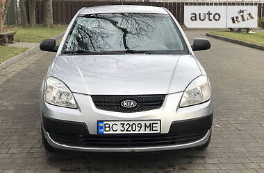 Хэтчбек Kia Rio 2005 в Стрые