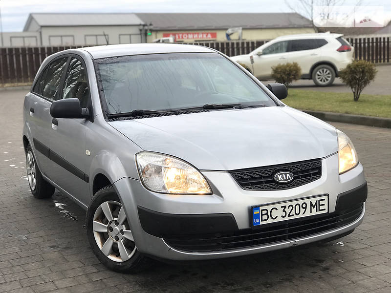 Хэтчбек Kia Rio 2005 в Стрые