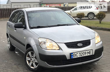 Хэтчбек Kia Rio 2005 в Стрые