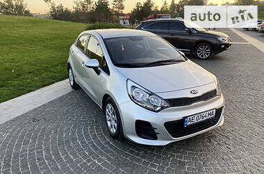 Хетчбек Kia Rio 2016 в Дніпрі