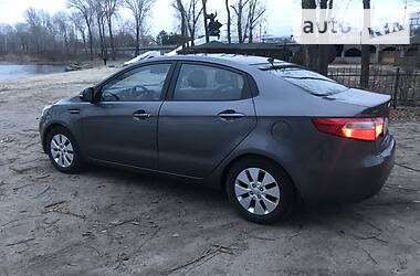 Седан Kia Rio 2013 в Днепре