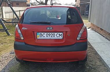 Хэтчбек Kia Rio 2006 в Червонограде