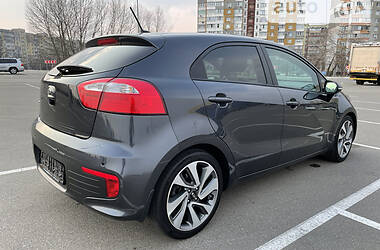 Хэтчбек Kia Rio 2016 в Киеве