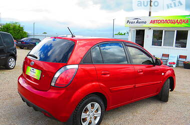 Хетчбек Kia Rio 2010 в Кропивницькому