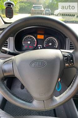 Хэтчбек Kia Rio 2009 в Киеве