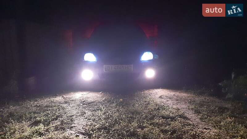 Хетчбек Kia Rio 2004 в Гадячі