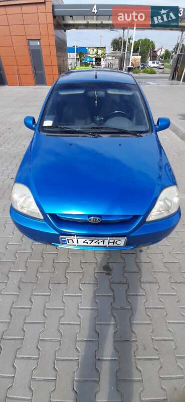Хетчбек Kia Rio 2004 в Гадячі
