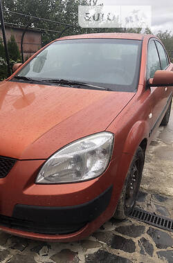 Седан Kia Rio 2006 в Рівному