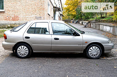 Хэтчбек Kia Rio 1997 в 