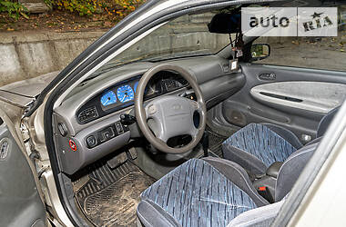 Хэтчбек Kia Rio 1997 в 