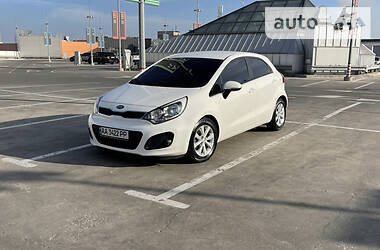 Хэтчбек Kia Rio 2013 в Киеве