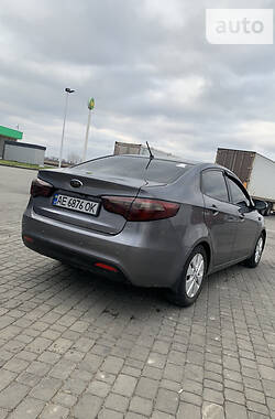 Седан Kia Rio 2013 в Днепре