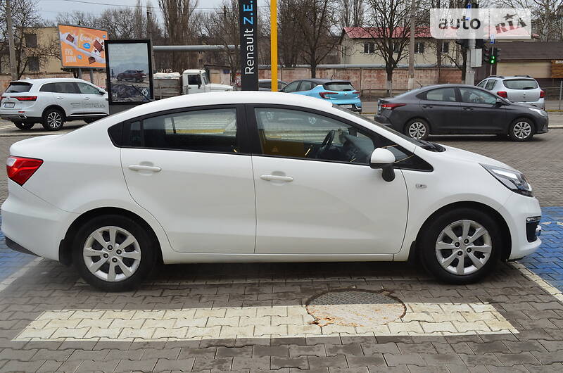 Седан Kia Rio 2015 в Одессе