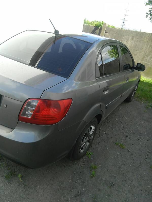 Седан Kia Rio 2011 в Києві