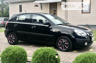 Хетчбек Kia Rio 2009 в Косові