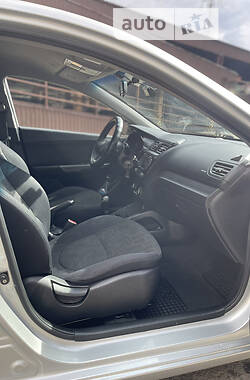 Седан Kia Rio 2012 в 