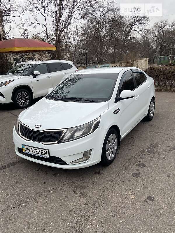 Седан Kia Rio 2013 в 