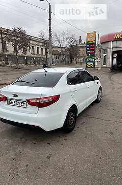 Седан Kia Rio 2013 в 