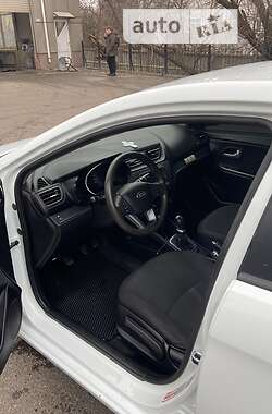 Седан Kia Rio 2013 в 