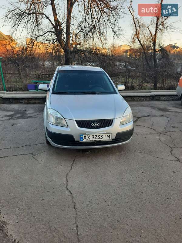 Седан Kia Rio 2005 в Черкассах
