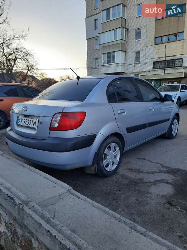 Седан Kia Rio 2005 в Черкассах