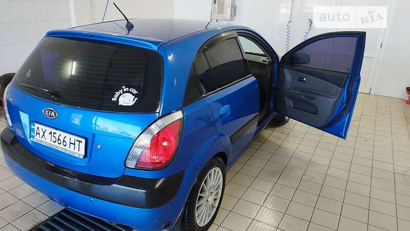 Хетчбек Kia Rio 2006 в Первомайську